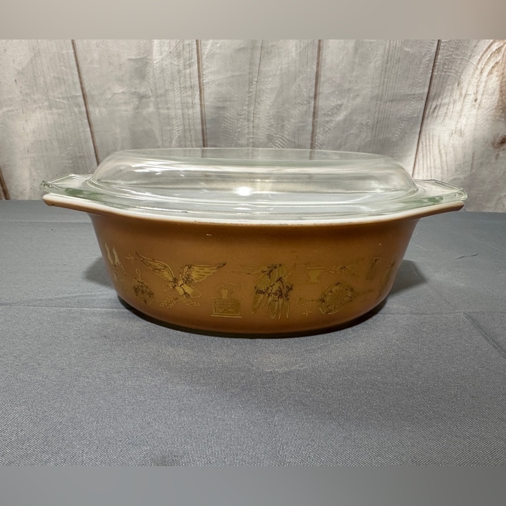 Vintage Pyrex Early American Brown & Gold 1qt. Casserole 1962-1971